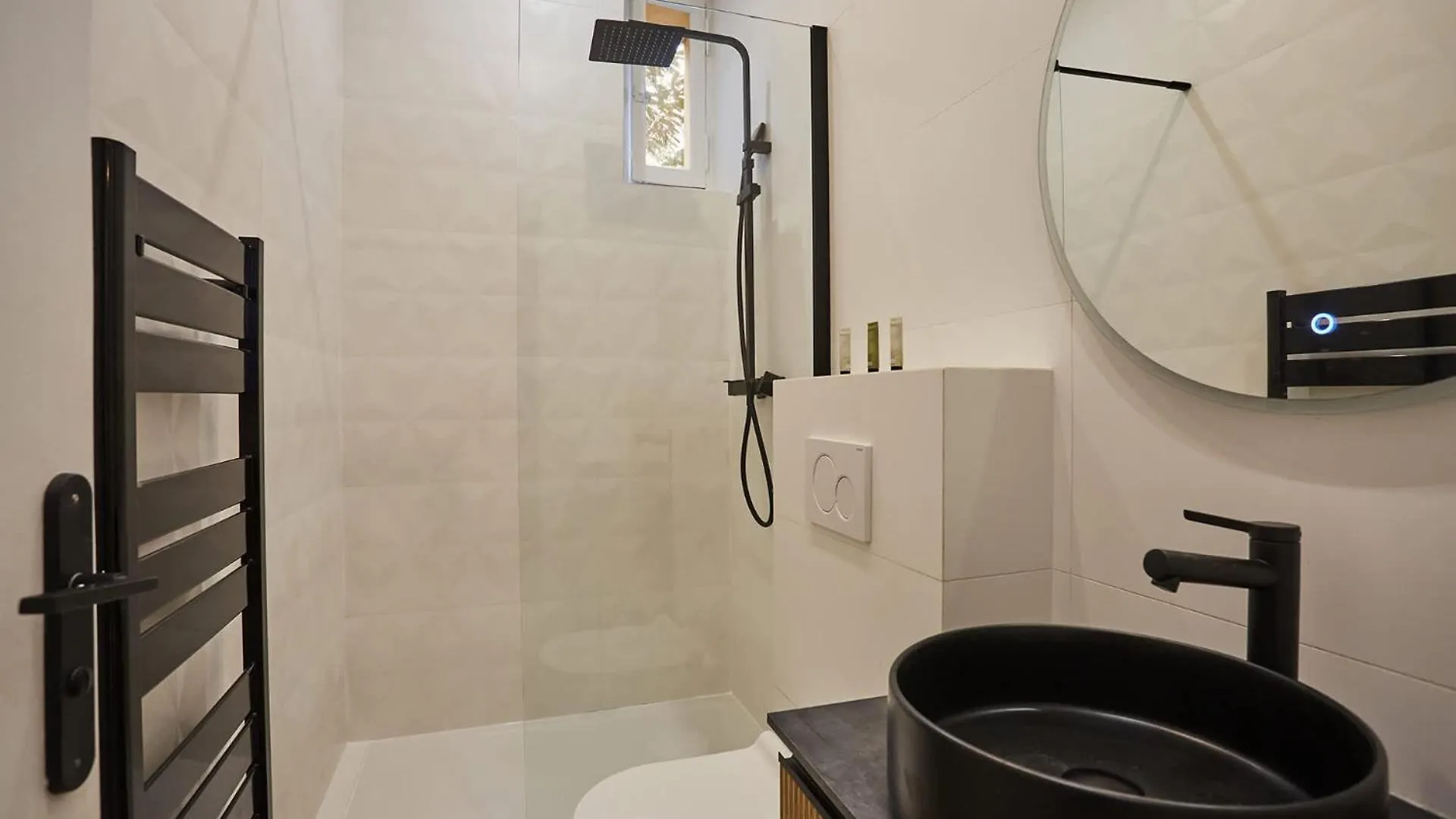 Sublime Flat Paris Bois De Vincennes By Studio Prestige